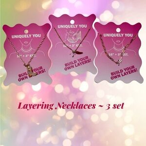 NWT - uniquely you - Set of 3 layering necklaces GOLD TONE paperclip CHILI boot